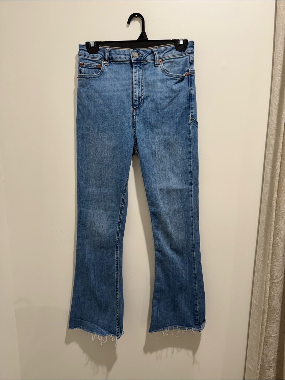 ASOS DESIGN‎ Cropped Flare Jeans Raw Hem Light Wash 28